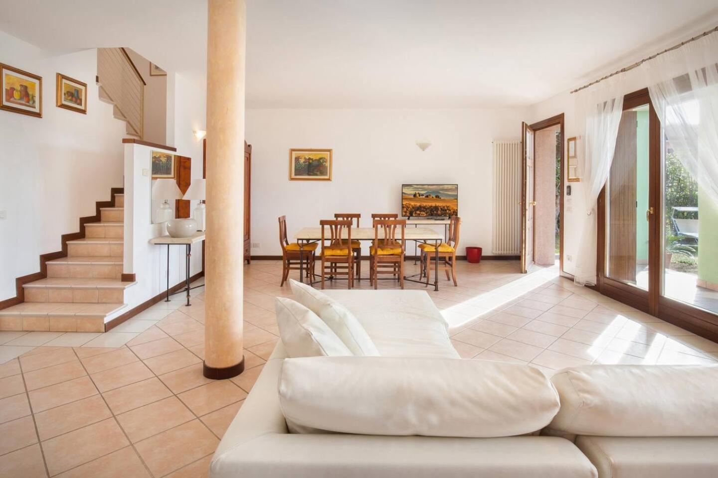 REGINA GARDESANA Luxury