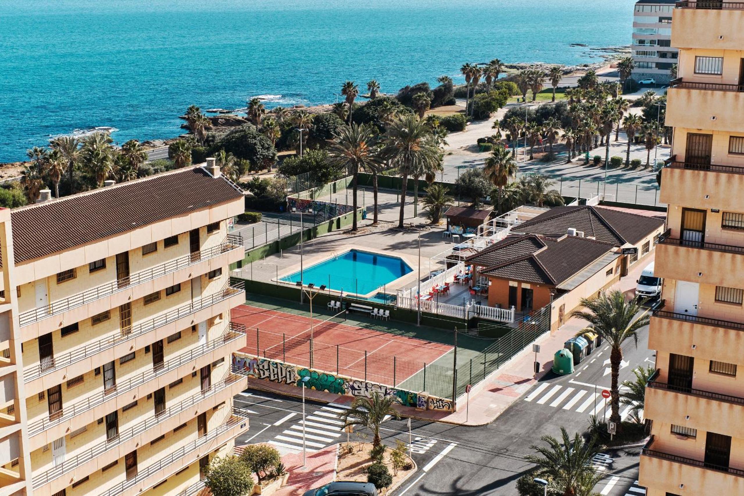 Hotel Beach Apartment Cabo Cervera, Torrevieja, La mata - Image 1