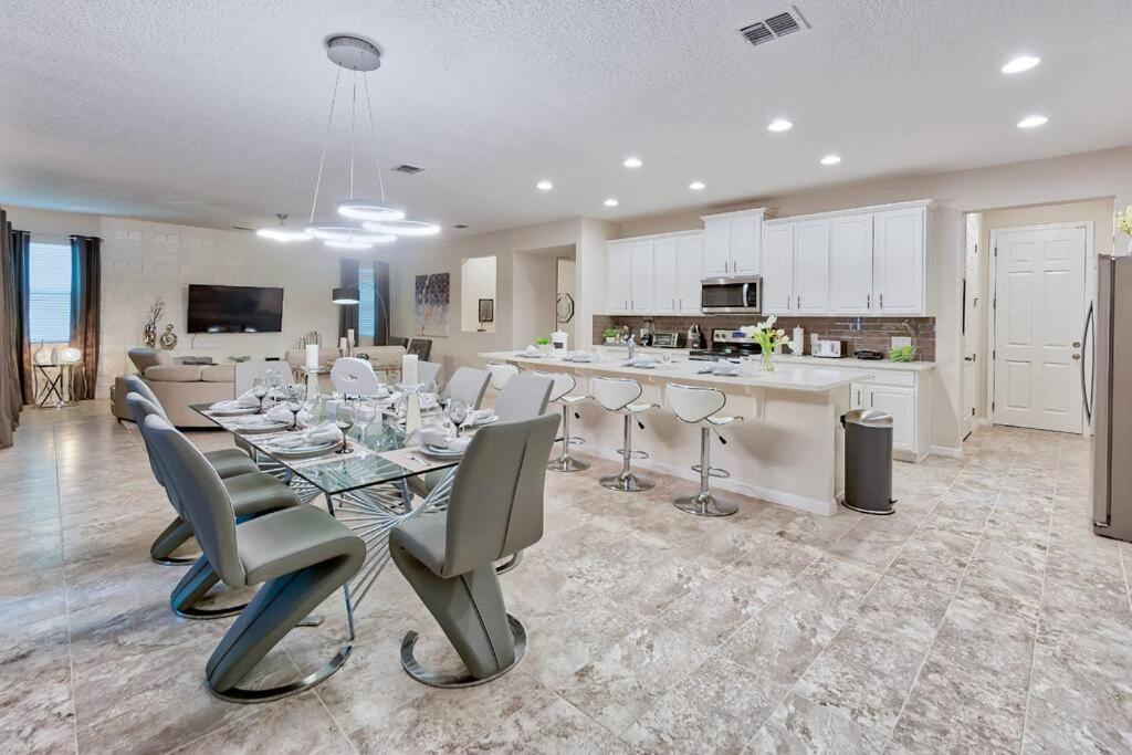 DISNEY LUXURIOUS HOUSE - 5 BEDROOM - SOLARA RESORT view 5