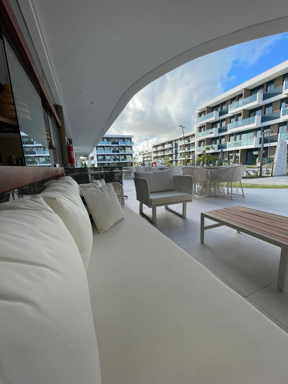 Makia Flats Muro Alto