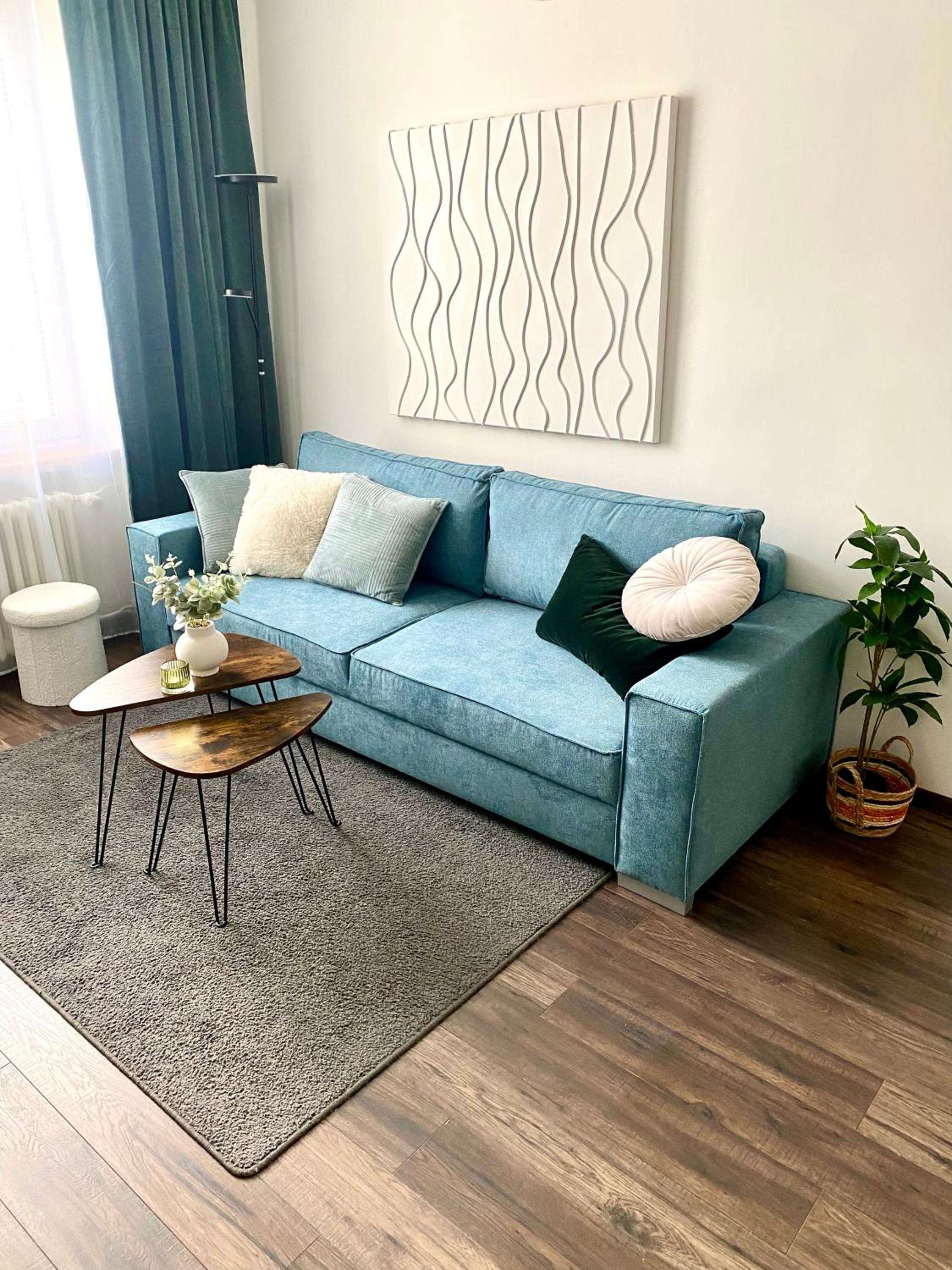 James Dean apartment - next to Nivy Bus station & Mall (Free parking on the weekend) view 3