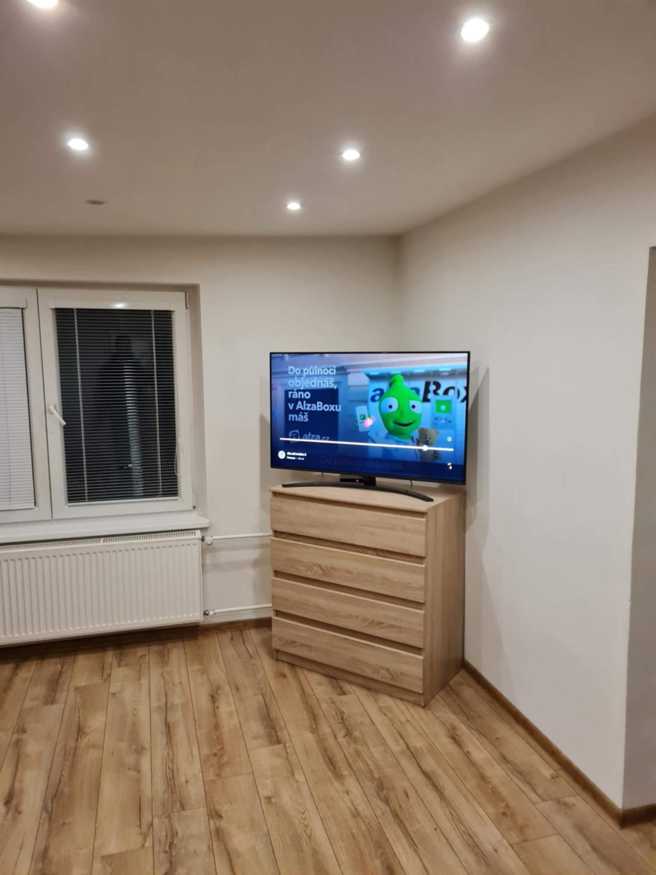 Dom pri rieke s parkovaním