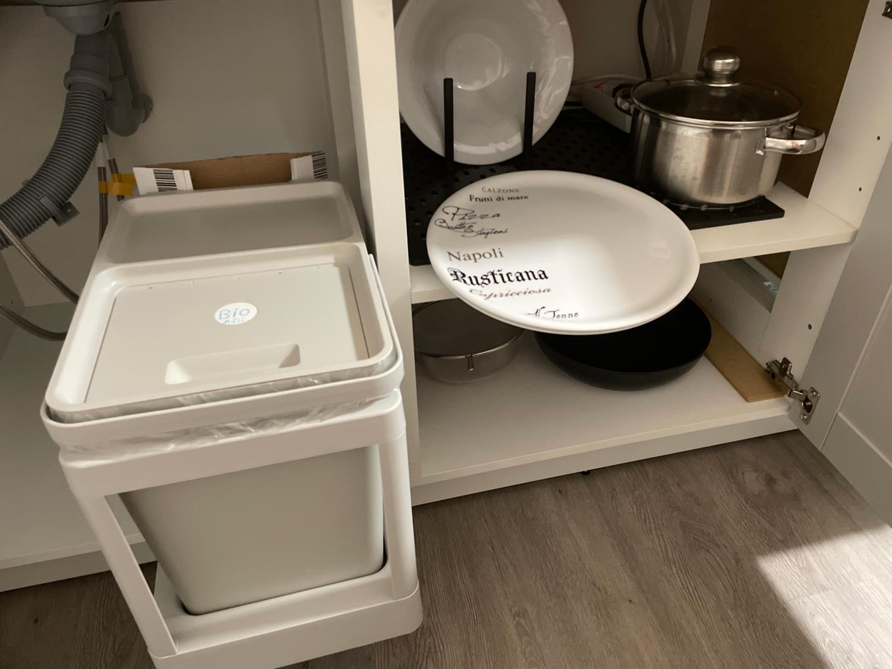Sky Studio Apartment 1,5 Zimmer für 4 Leute Zentral 35qm S-Bahn Mercedes Benz