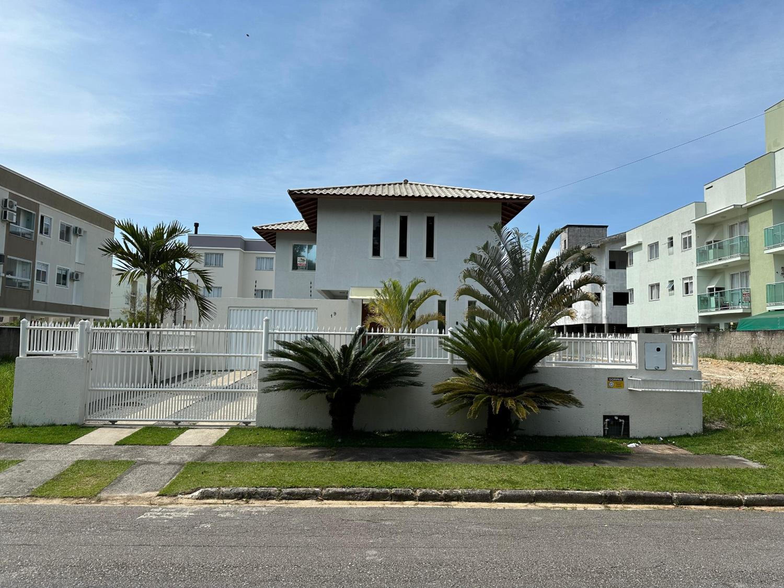 minhacasapraiapalmas istag 4 suítes 30 hosp a combinar