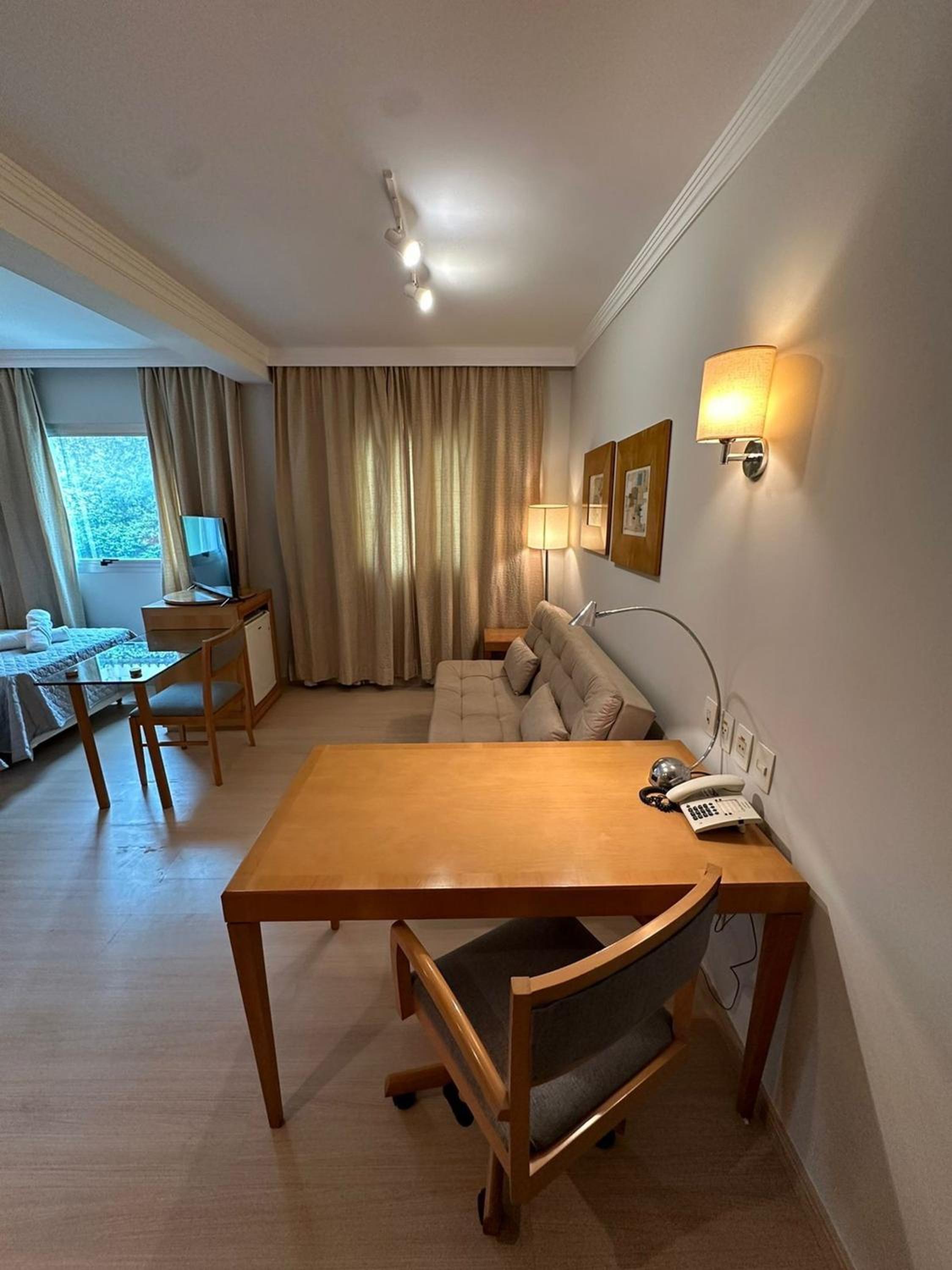 Flat localizado na Rua Oscar Freire
