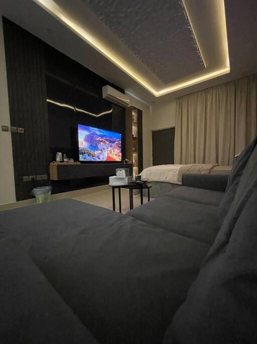 Luxury studio with private side entrance