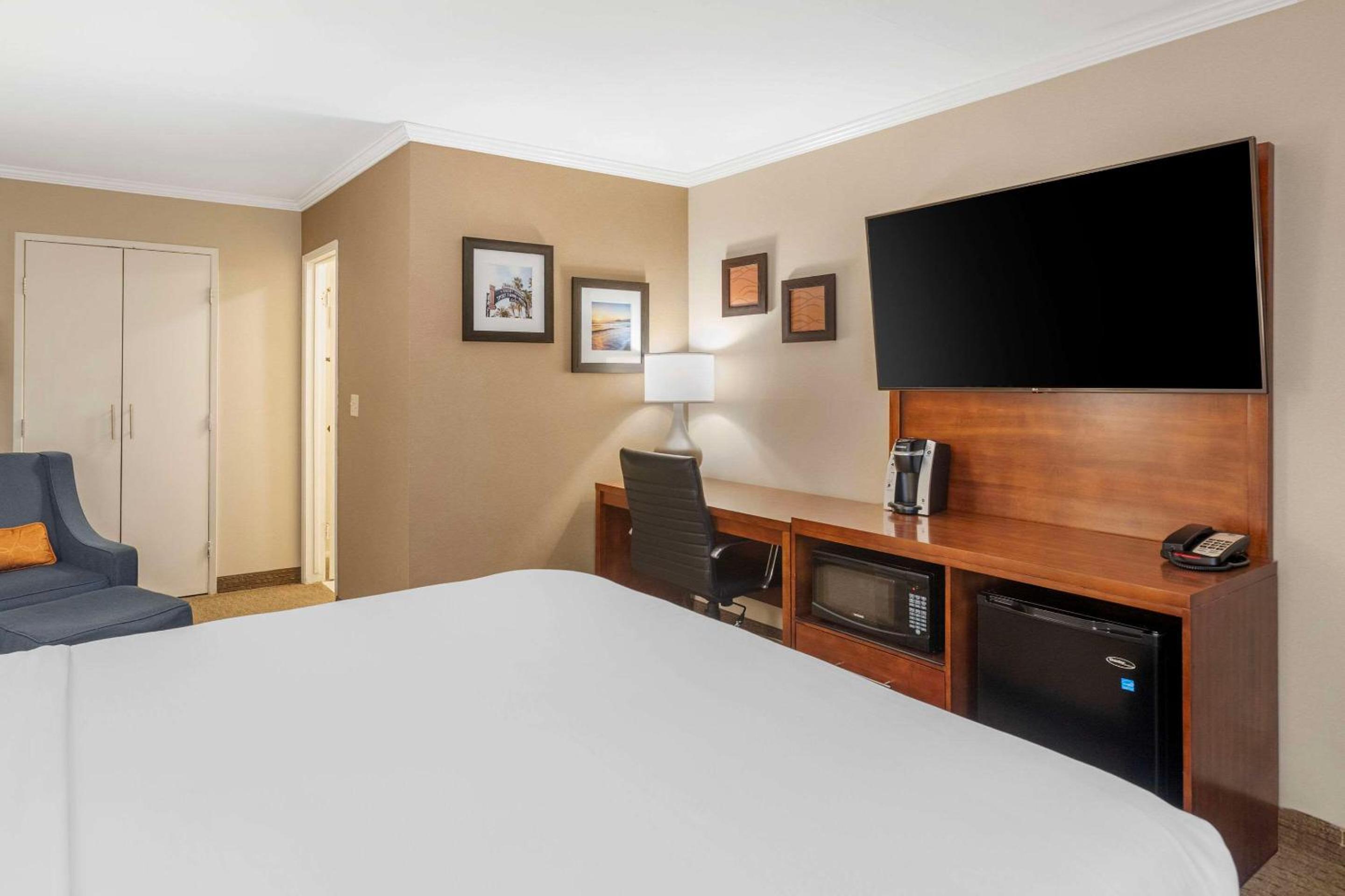 Comfort Inn Santa Monica - West Los Angeles