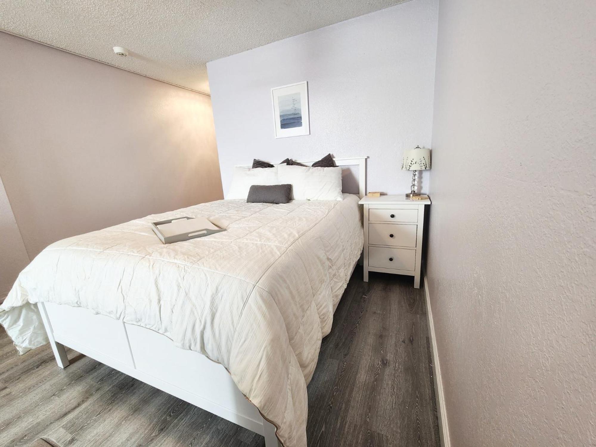 Purple Reign: A Chic, Romantic Oceanfront Getaway - Sleeps 4 view 5