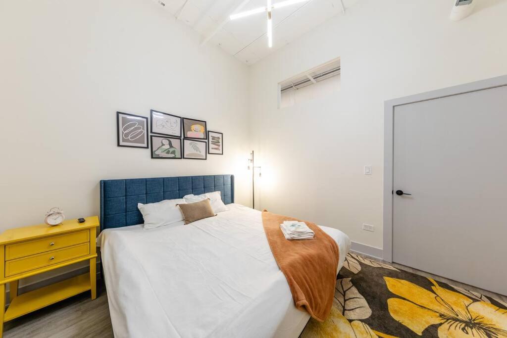 Chicago Vacations - McCormick 5Br-3Ba Luxury Suite for groups of up to 12 guests with Gym access and Optional Parking - Property Image 39