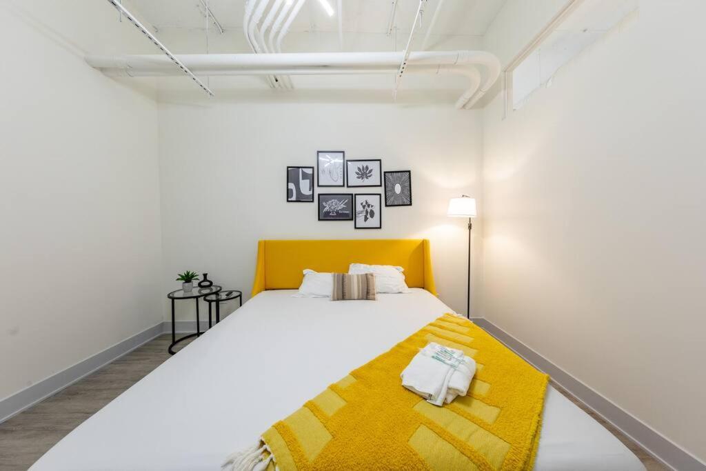 Chicago Vacations - McCormick 5Br-3Ba Luxury Suite for groups of up to 12 guests with Gym access and Optional Parking - Property Image 20