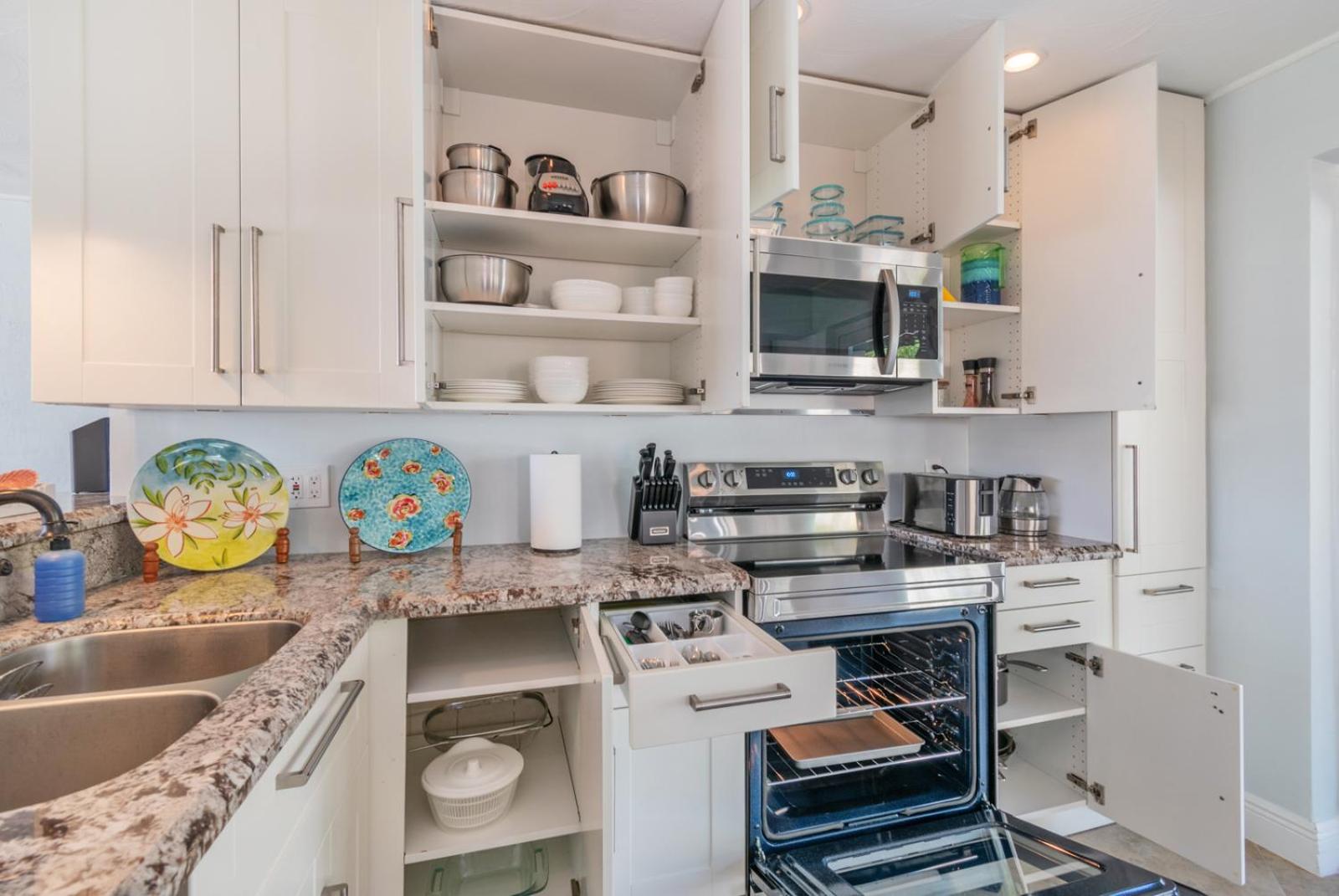 Paradise Oasis with Heated Pool 8 mins from the Beach! view 5
