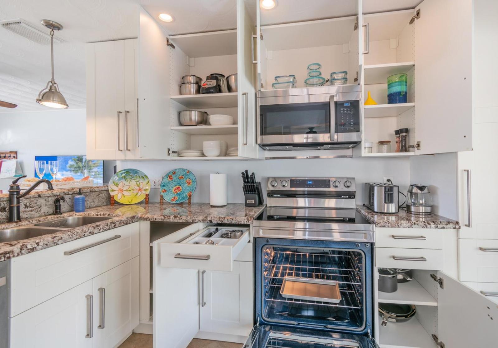 Paradise Oasis with Heated Pool 8 mins from the Beach! view 4