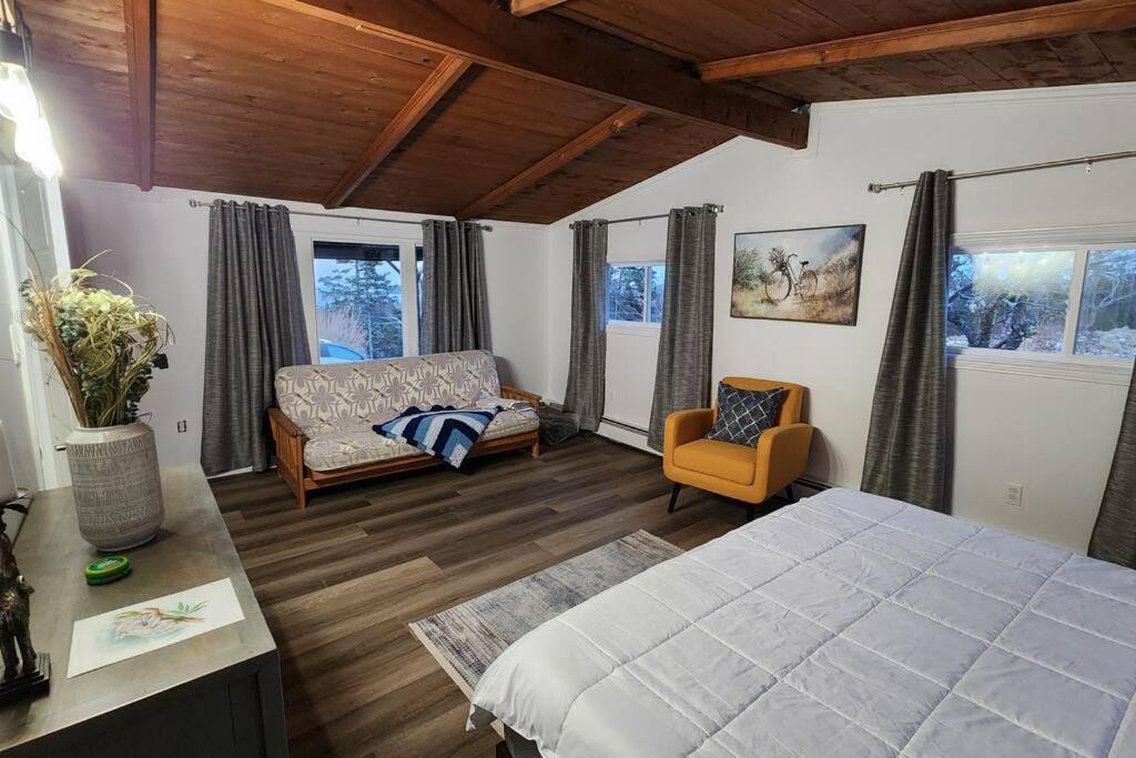 Serenity Retreat Oceanview and Spa