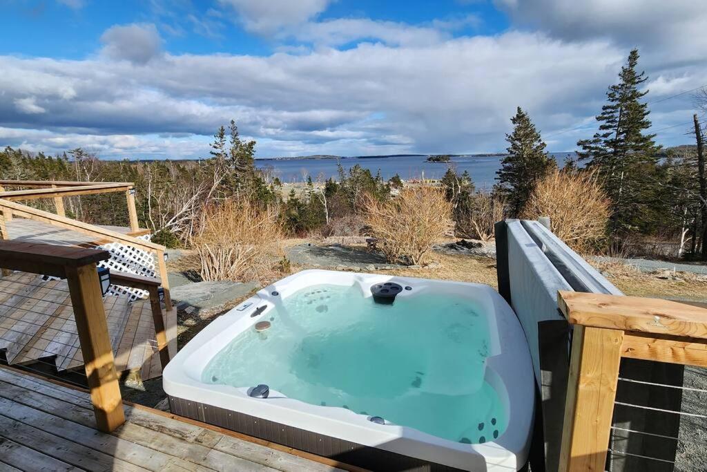 Serenity Retreat Oceanview and Spa