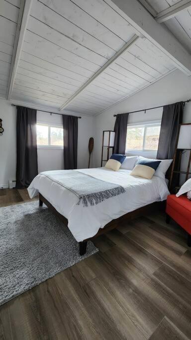 Serenity Retreat Oceanview and Spa