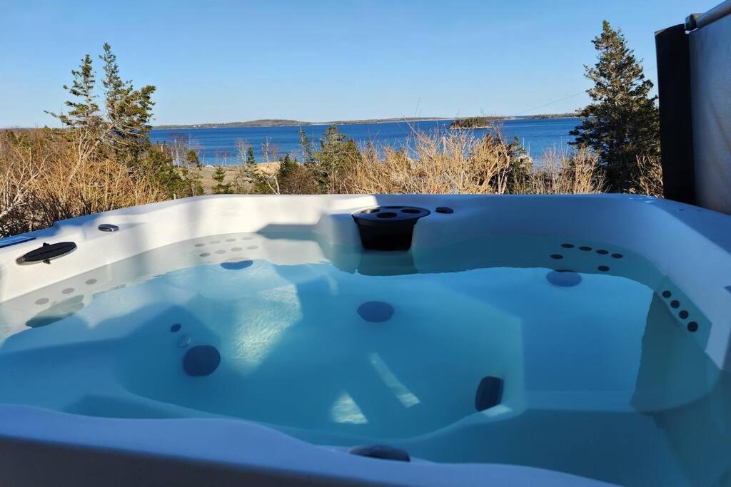 Serenity Retreat Oceanview and Spa