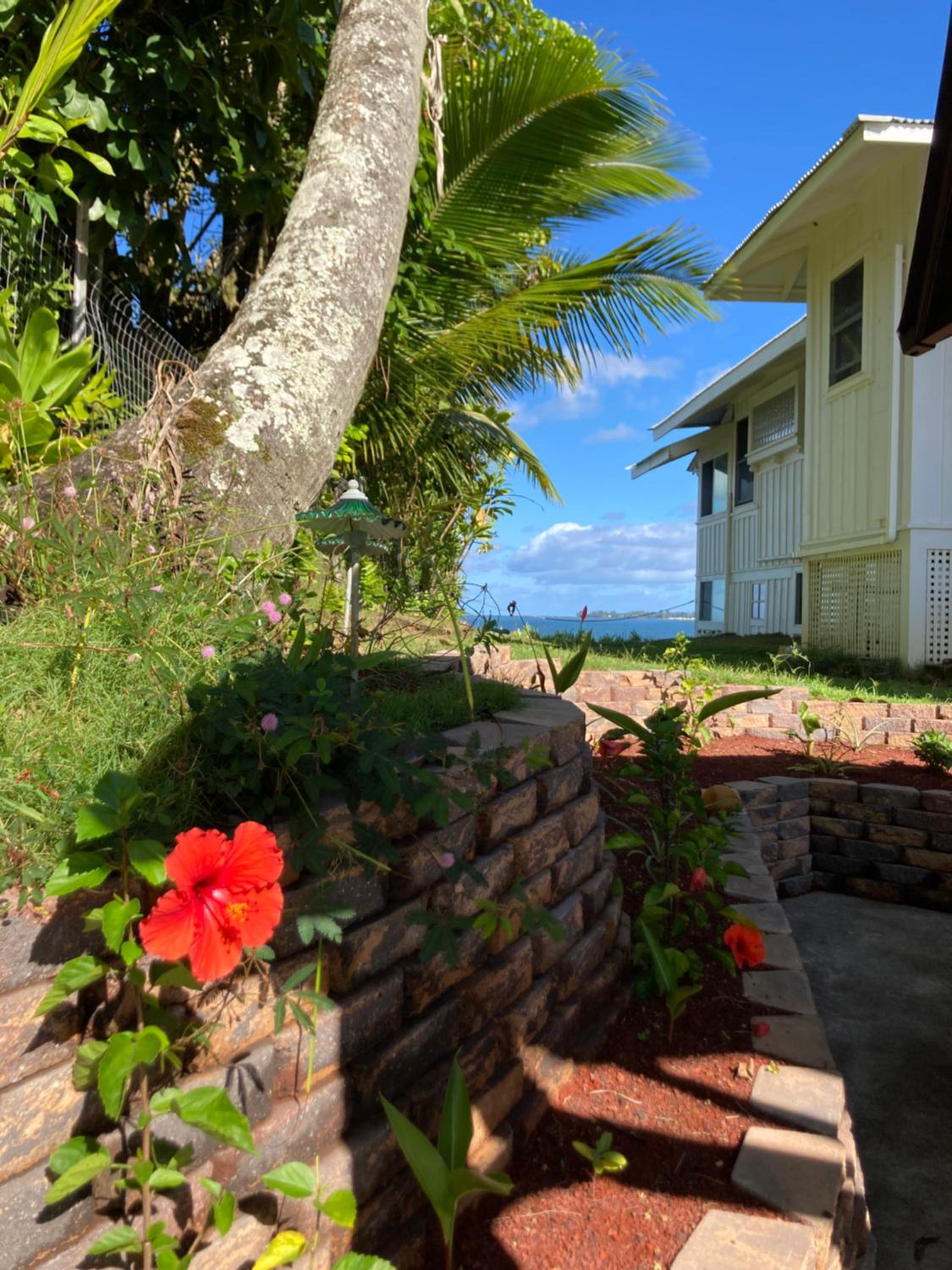 Hilo Bay Oceanfront Bed and Breakfast