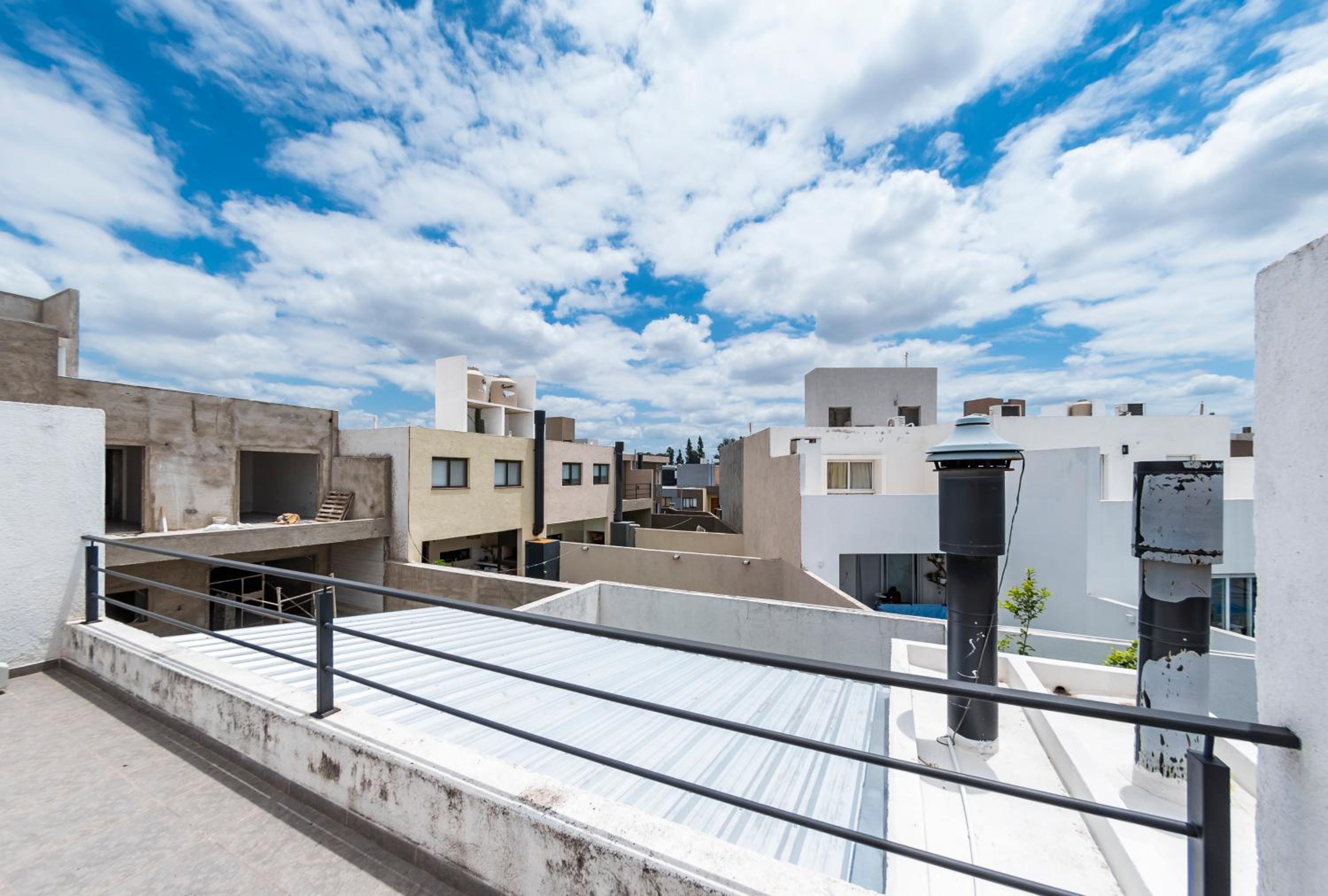 Duplex en Barrio Claros del Bosque - Zona Sur