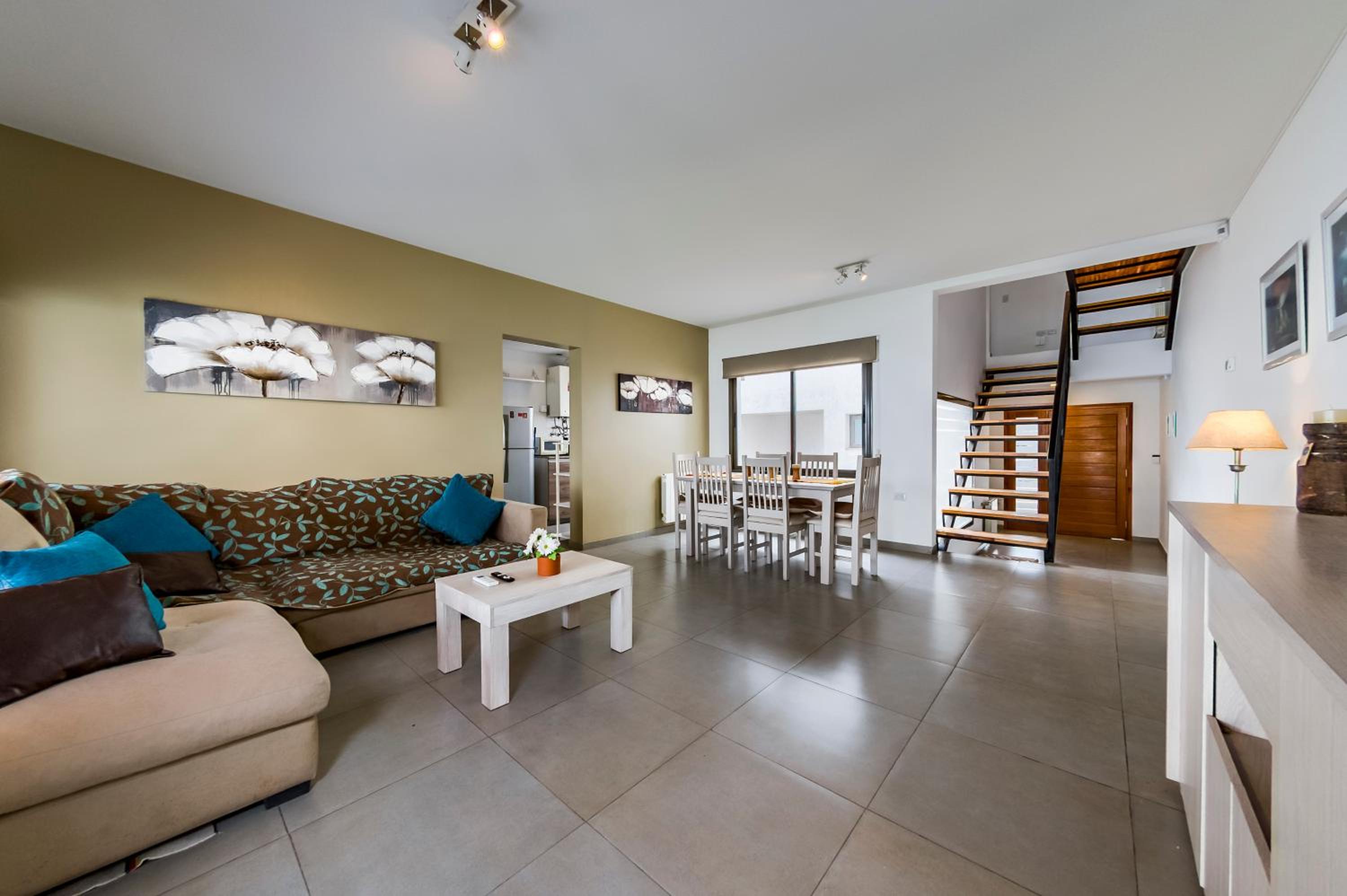 Duplex en Barrio Claros del Bosque - Zona Sur