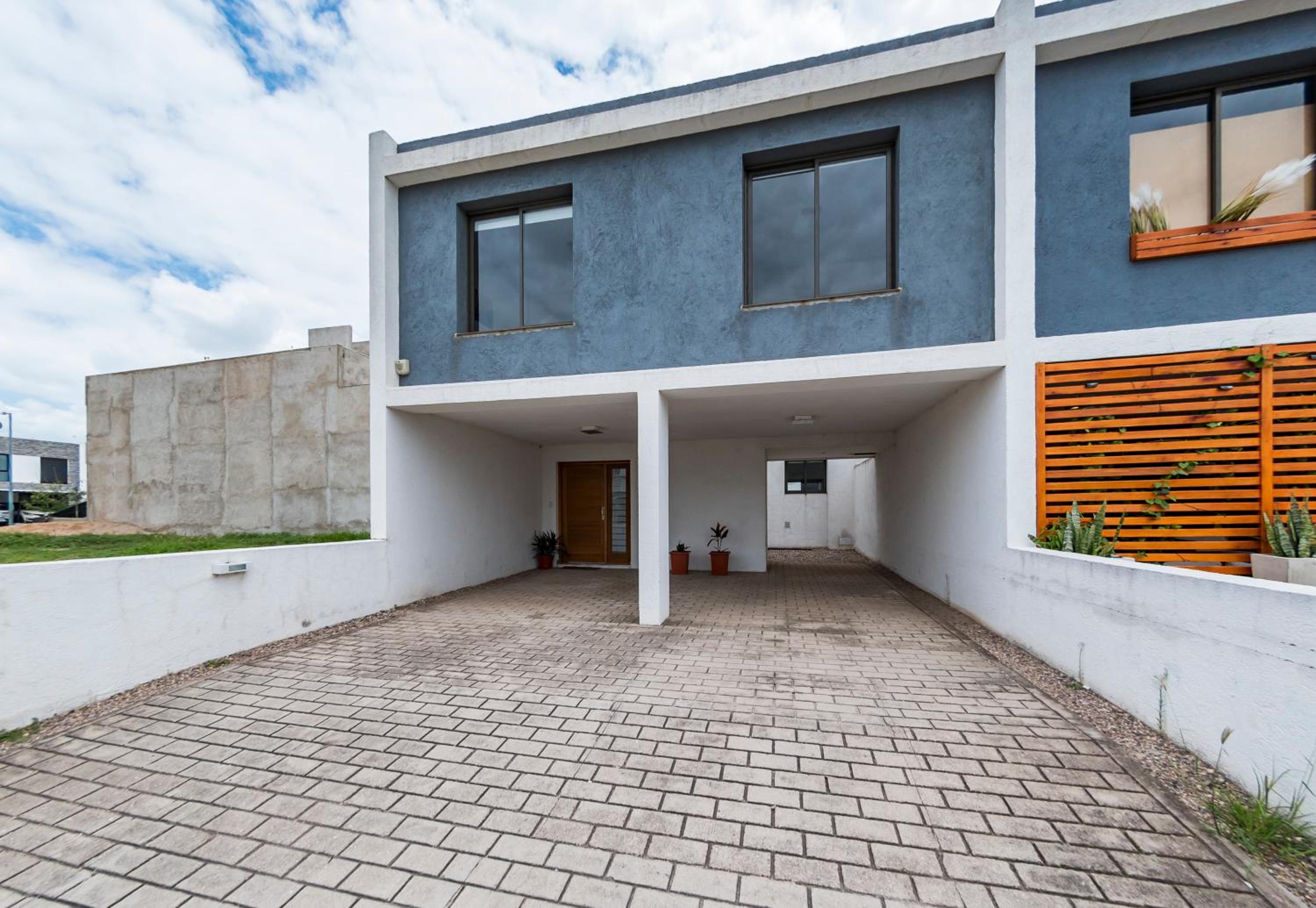 Duplex en Barrio Claros del Bosque - Zona Sur