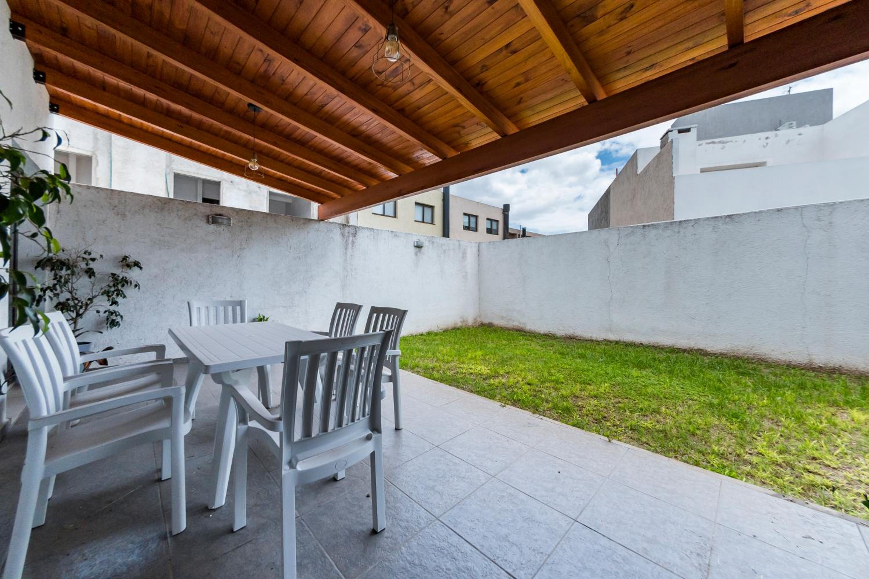 Duplex en Barrio Claros del Bosque - Zona Sur