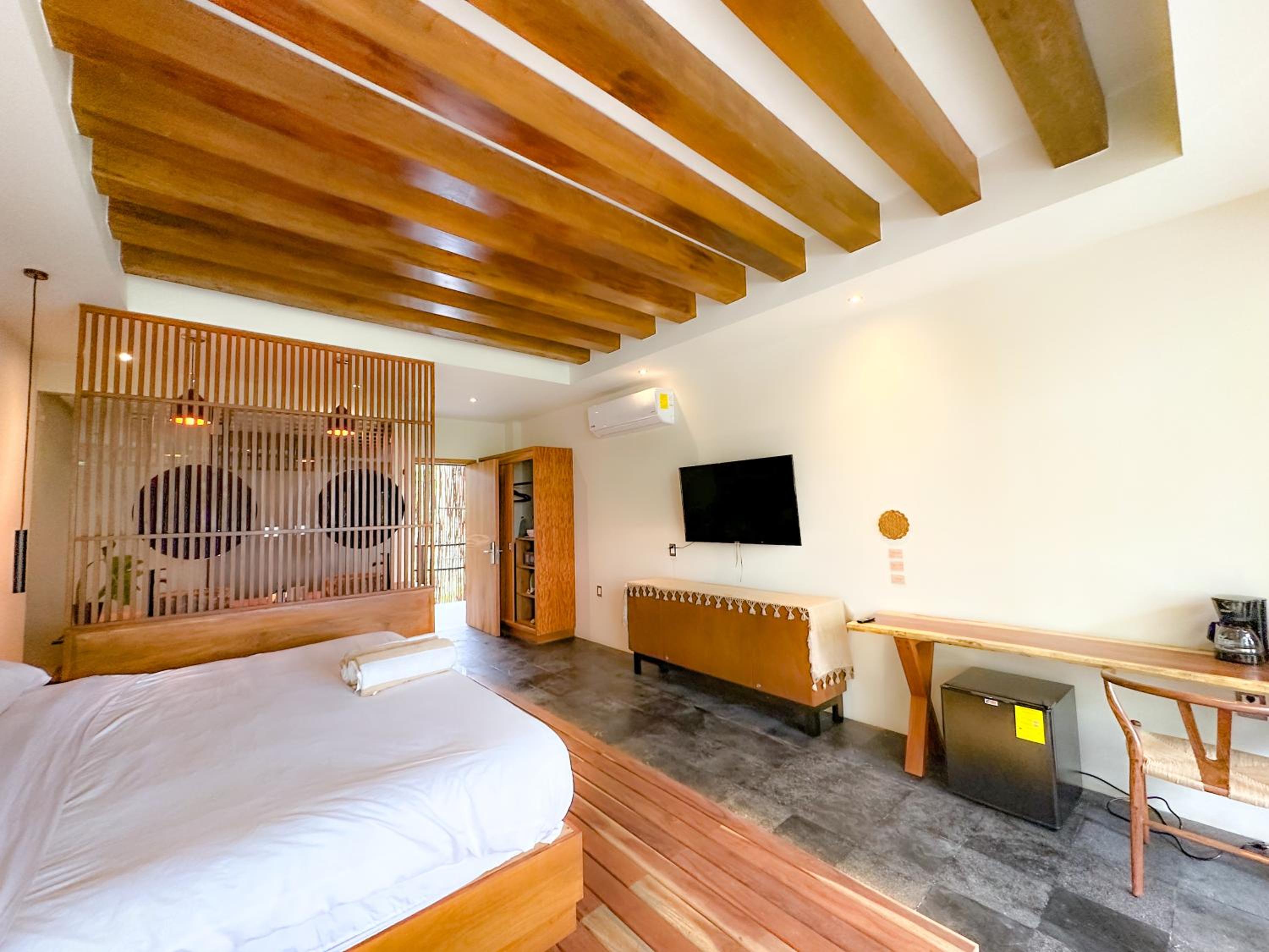 Jungle Beach Sanctuary: Luxury Living view 4