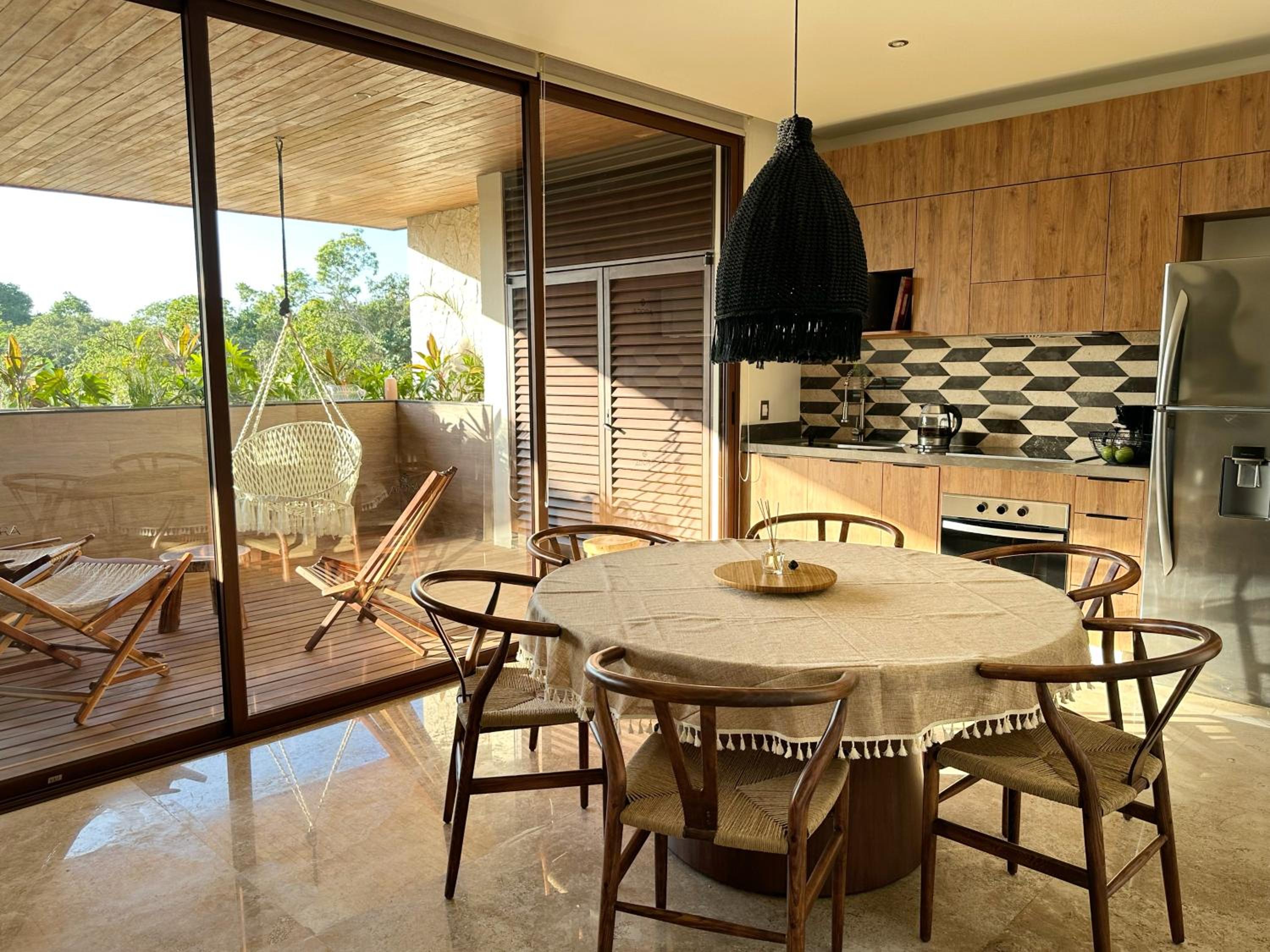Jungle Beach Sanctuary: Luxury Living view 2