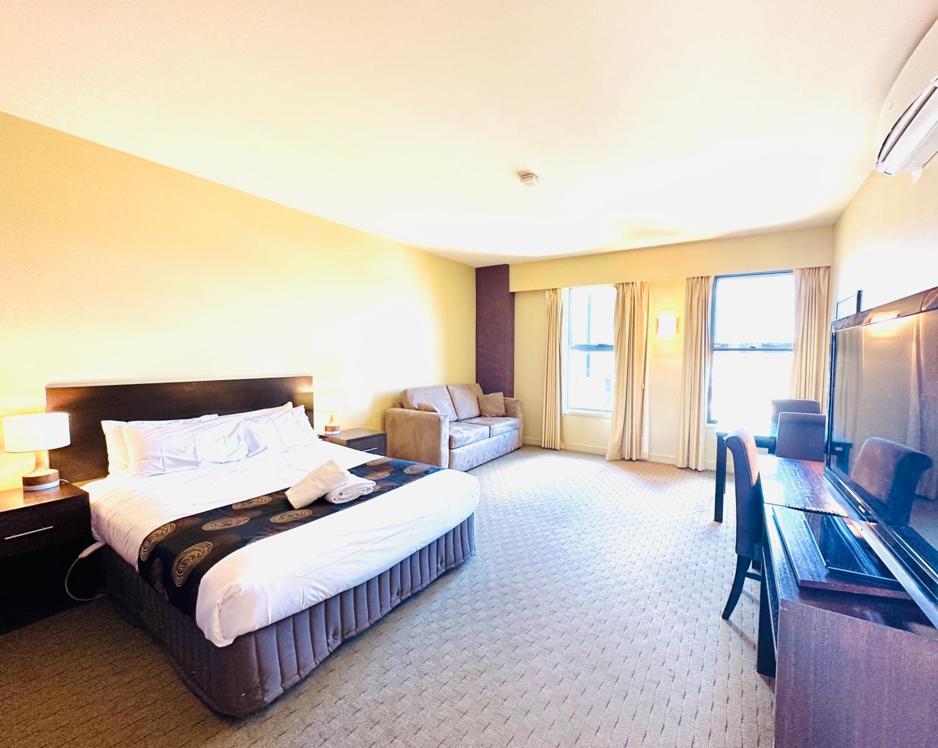 Ballarat Vacations - Comfort Inn  Suites City Views - Property Image 2