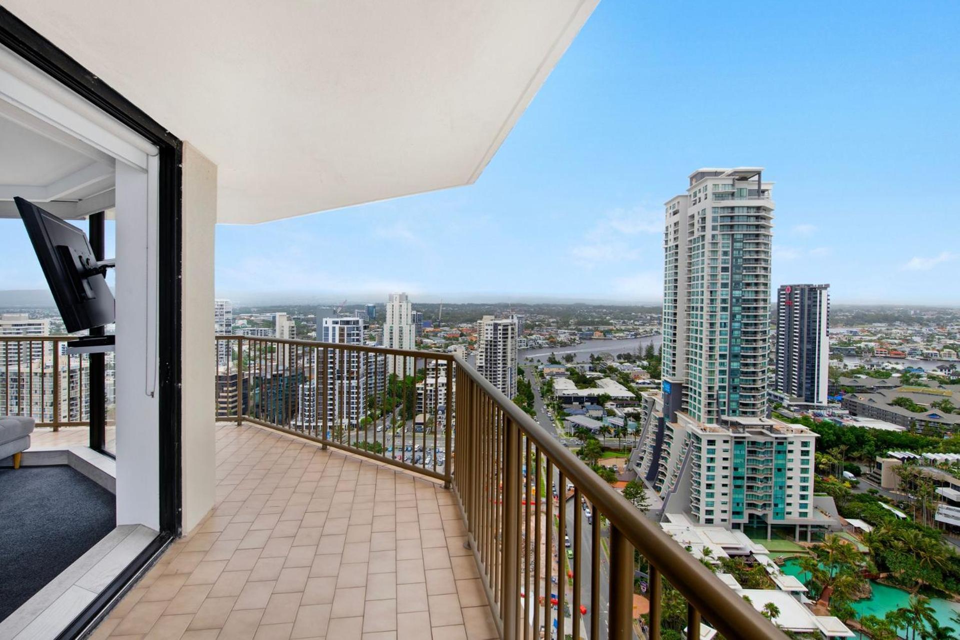 Imperial Surf Modern Beachfront Apartment - CoastHM