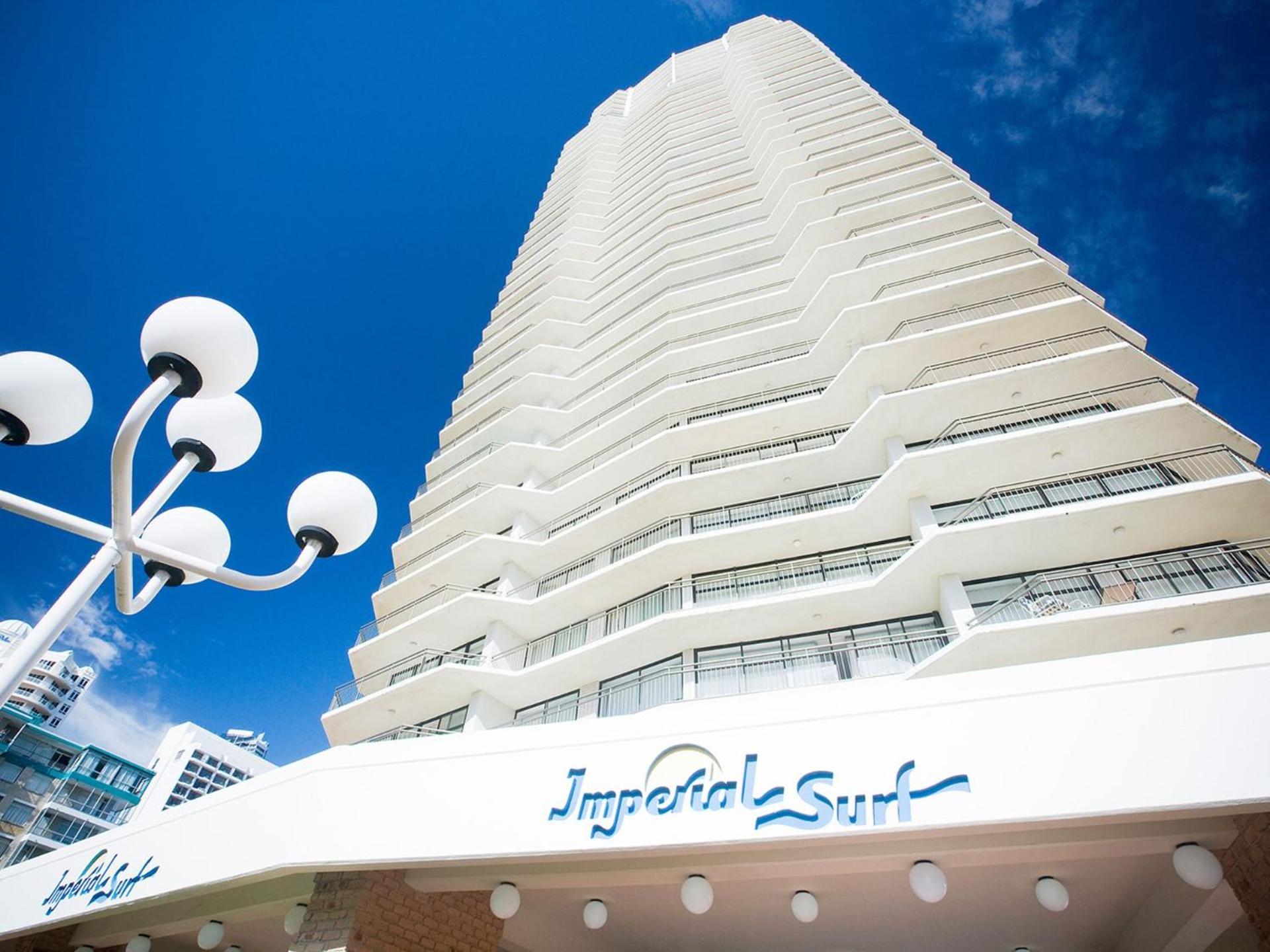 Imperial Surf Modern Beachfront Apartment - CoastHM