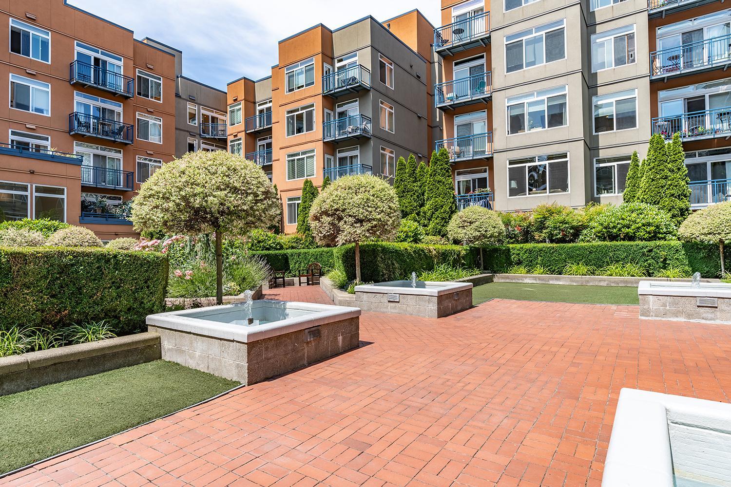 Seattle Among The Trees: in Belltown w/Parking! view 4