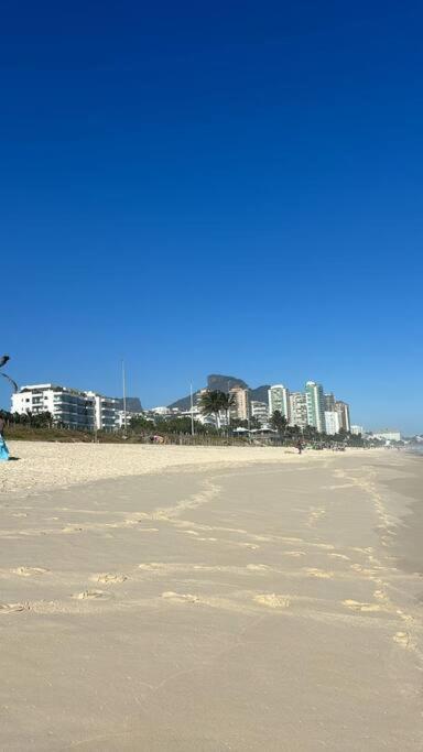 Belo Apartamento Praia Barra da Tijuca -Acolhedor e Confortável -
