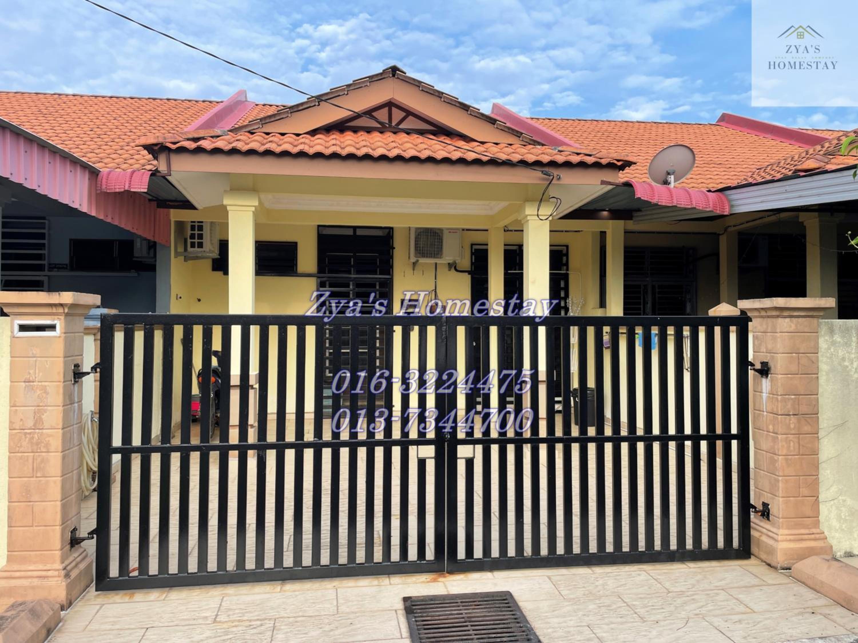 Zya'S Homestay Gong Badak photo 2