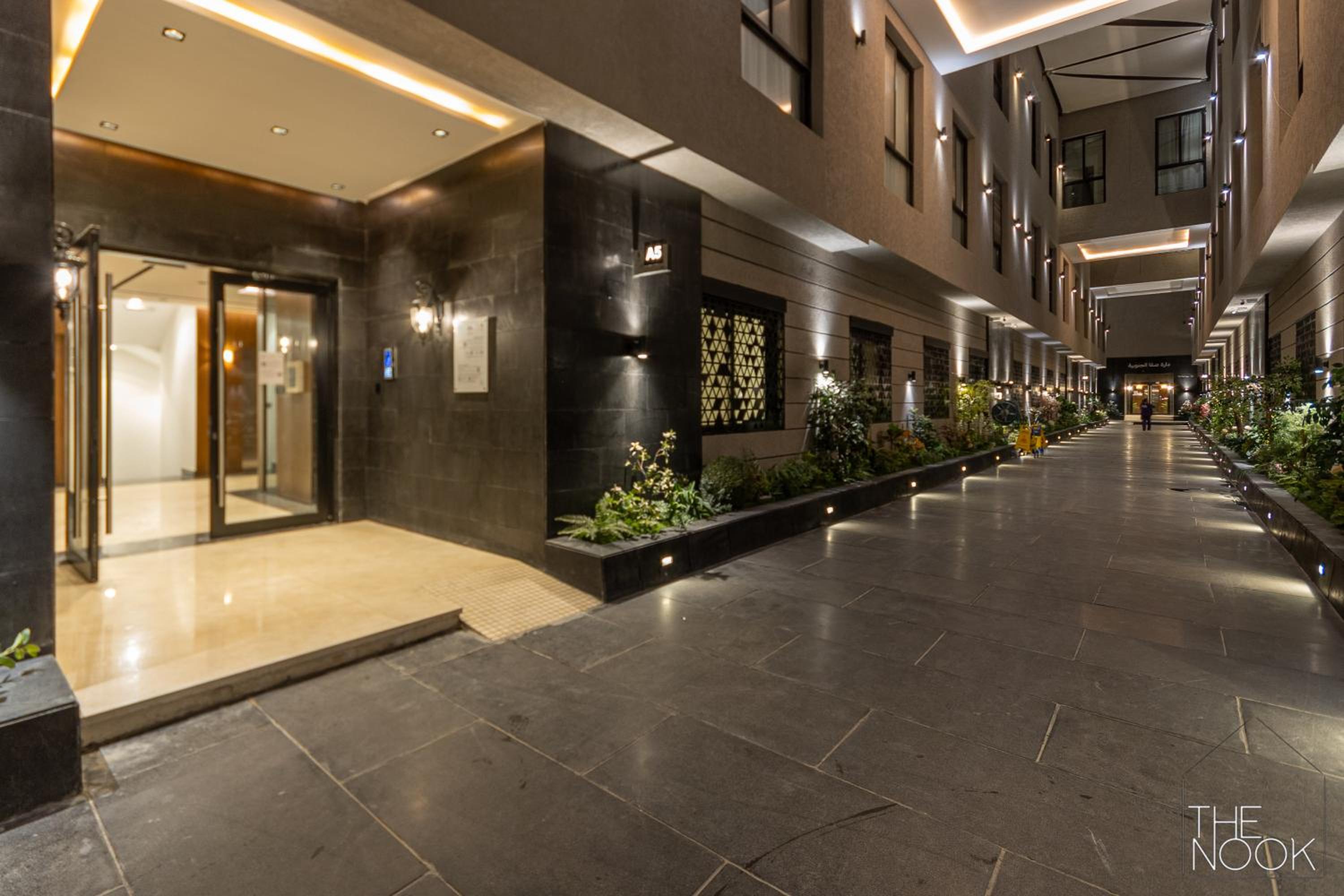 Luxy 2BD apartment near The BLVD