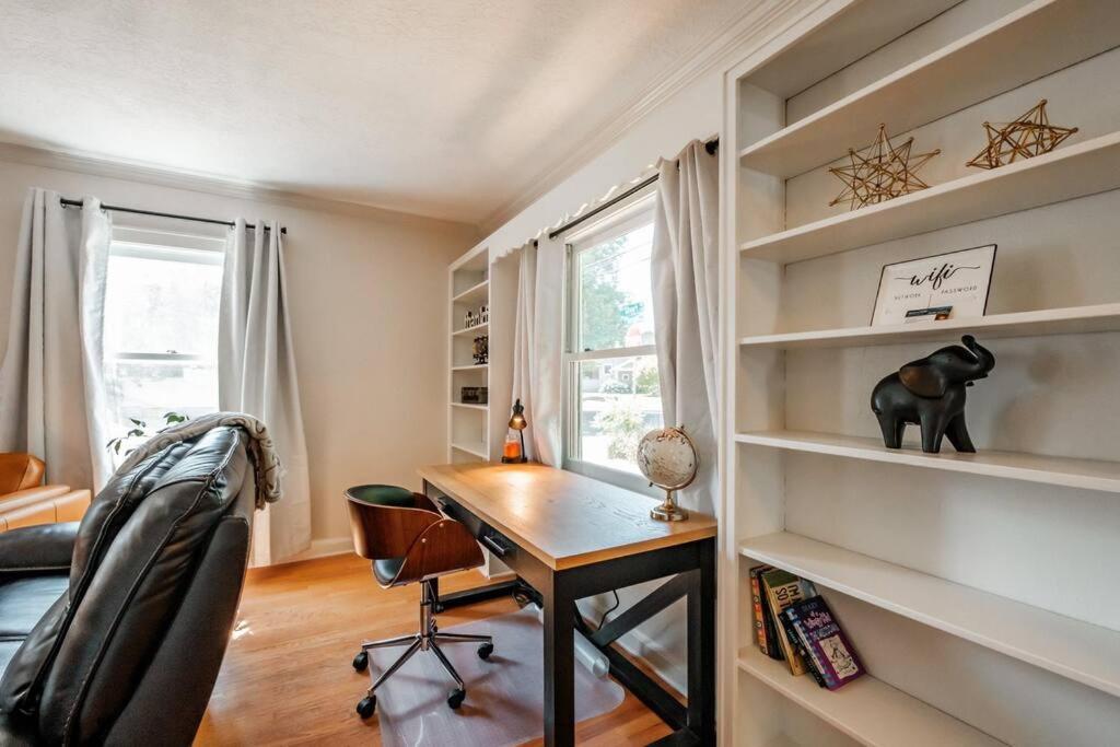 Albany Vacations - Beautifully Restored Home by OSU w/2 King 1 QN - Property Image 3