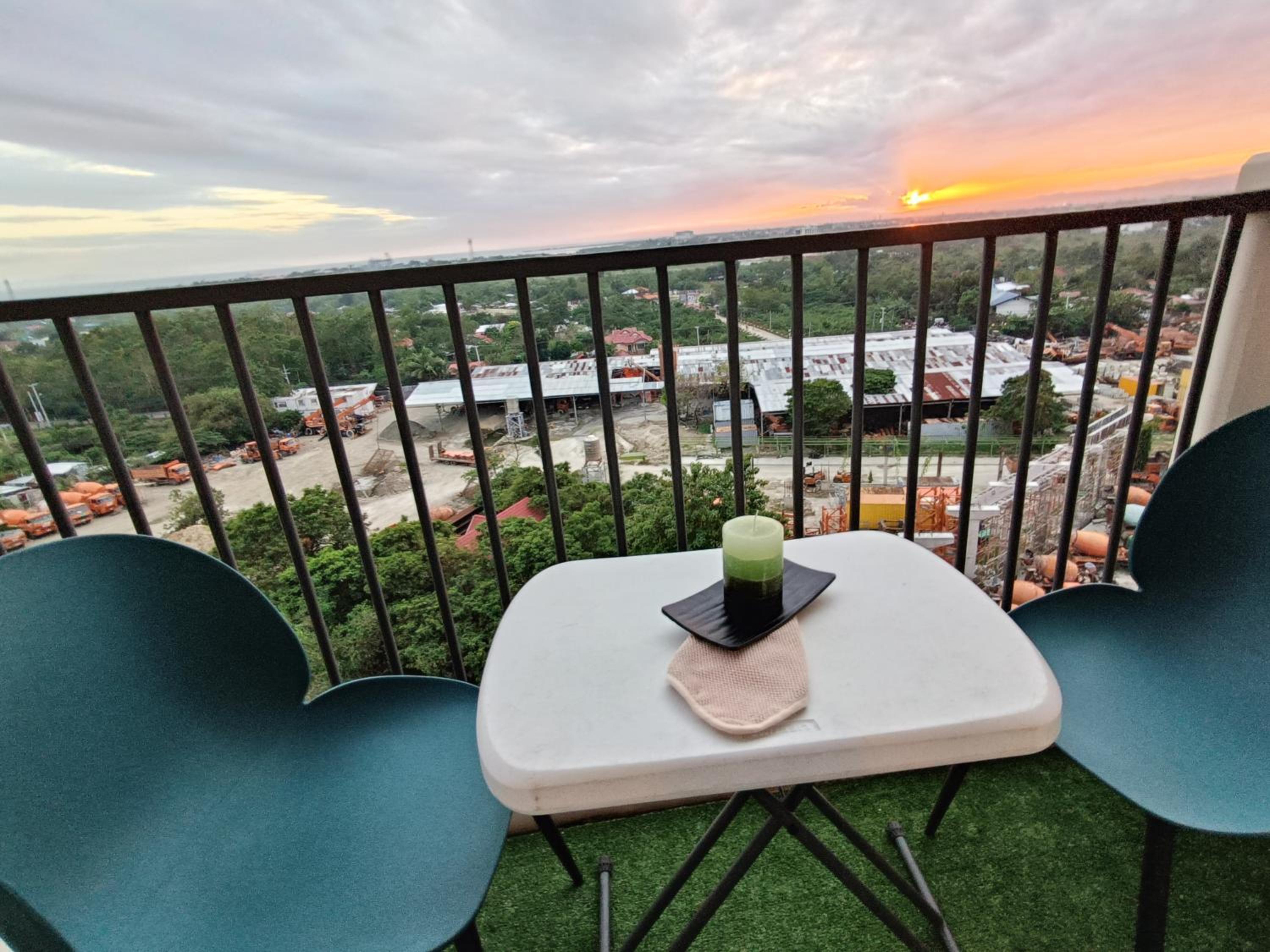 HappyHomes The Persimmon Studio-Mabolo