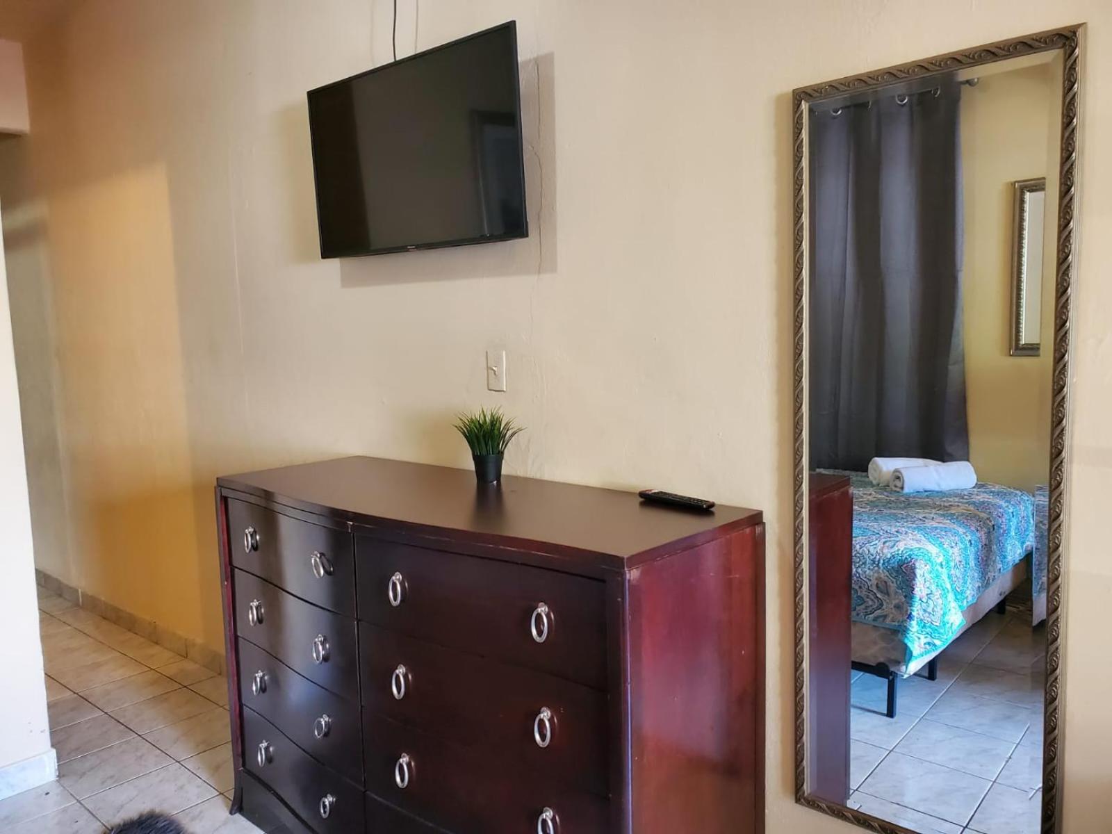 Del Valle Unit 2, Economical Large Studio Near Beach, Sleeps Up to 4 view 3