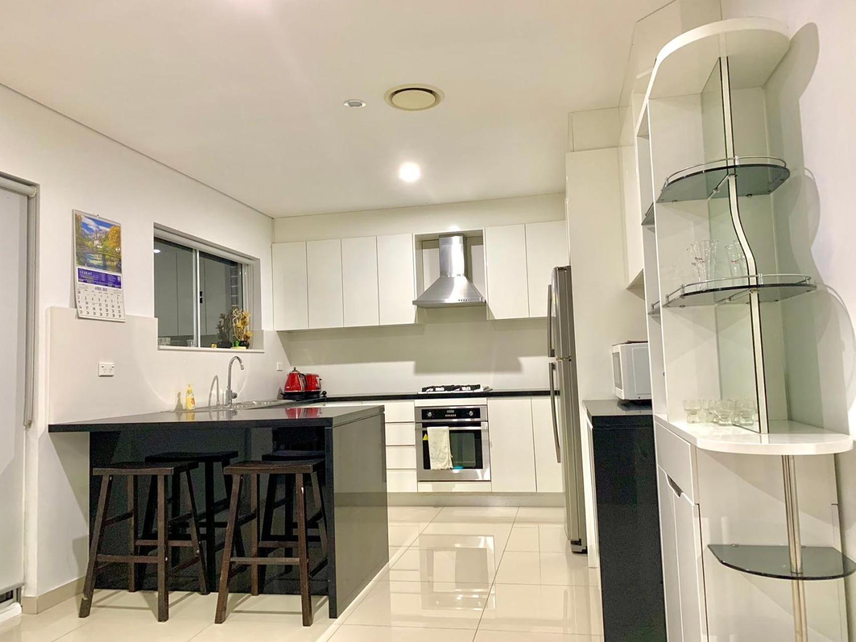 Bankstown 4 Br house close to Shopping & Station