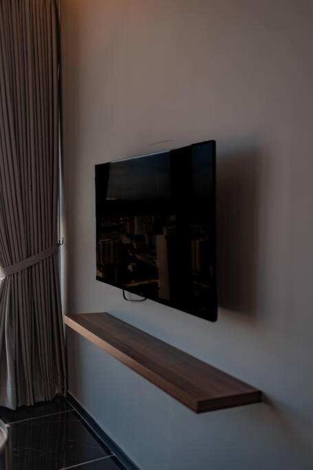 Urban Suites with Spectacular High Floor View #3BR #03 photo 7
