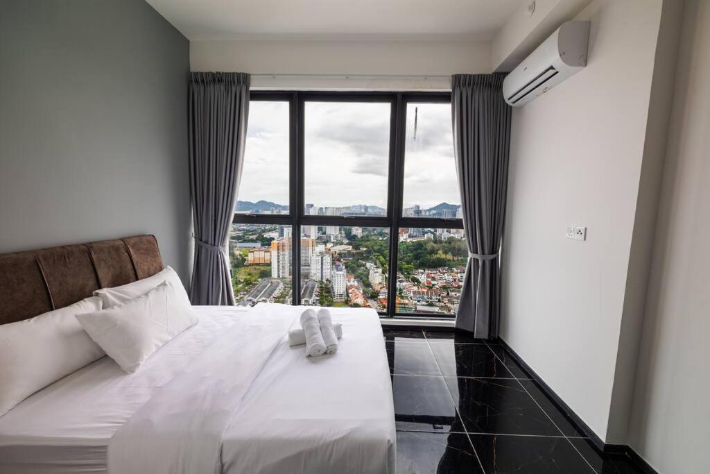Urban Suites with Spectacular High Floor View #3BR #10 photo 4