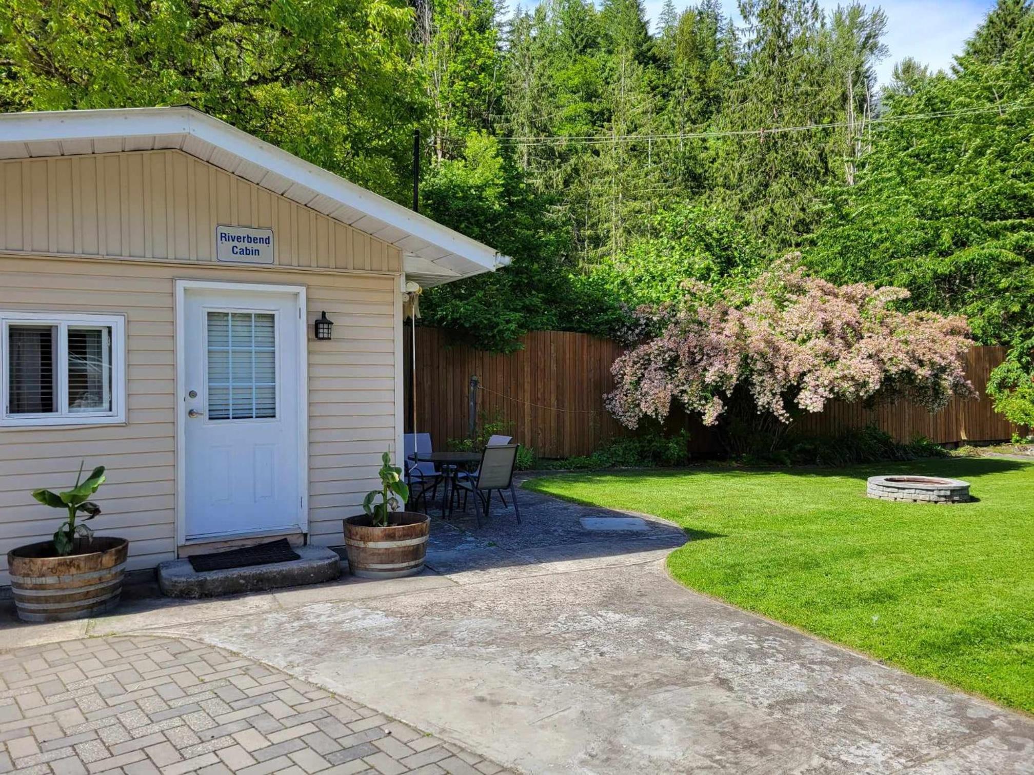 Riverbend Guest House