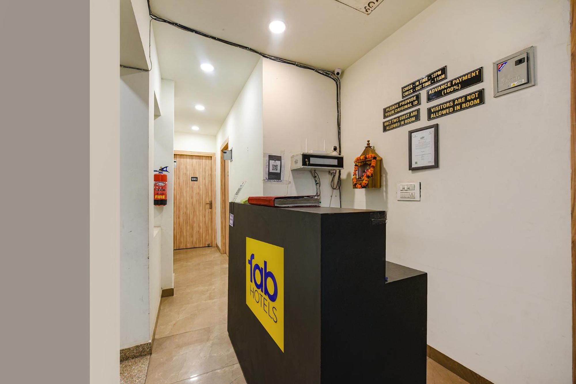 Lobby & Reception