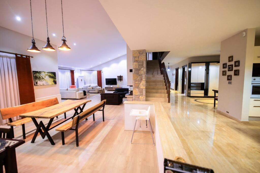 Villa Queen Palm view 5