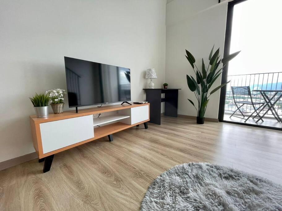 E1 Emporis Duplex SEGI KD Tropicana IKEA One Utama photo 4