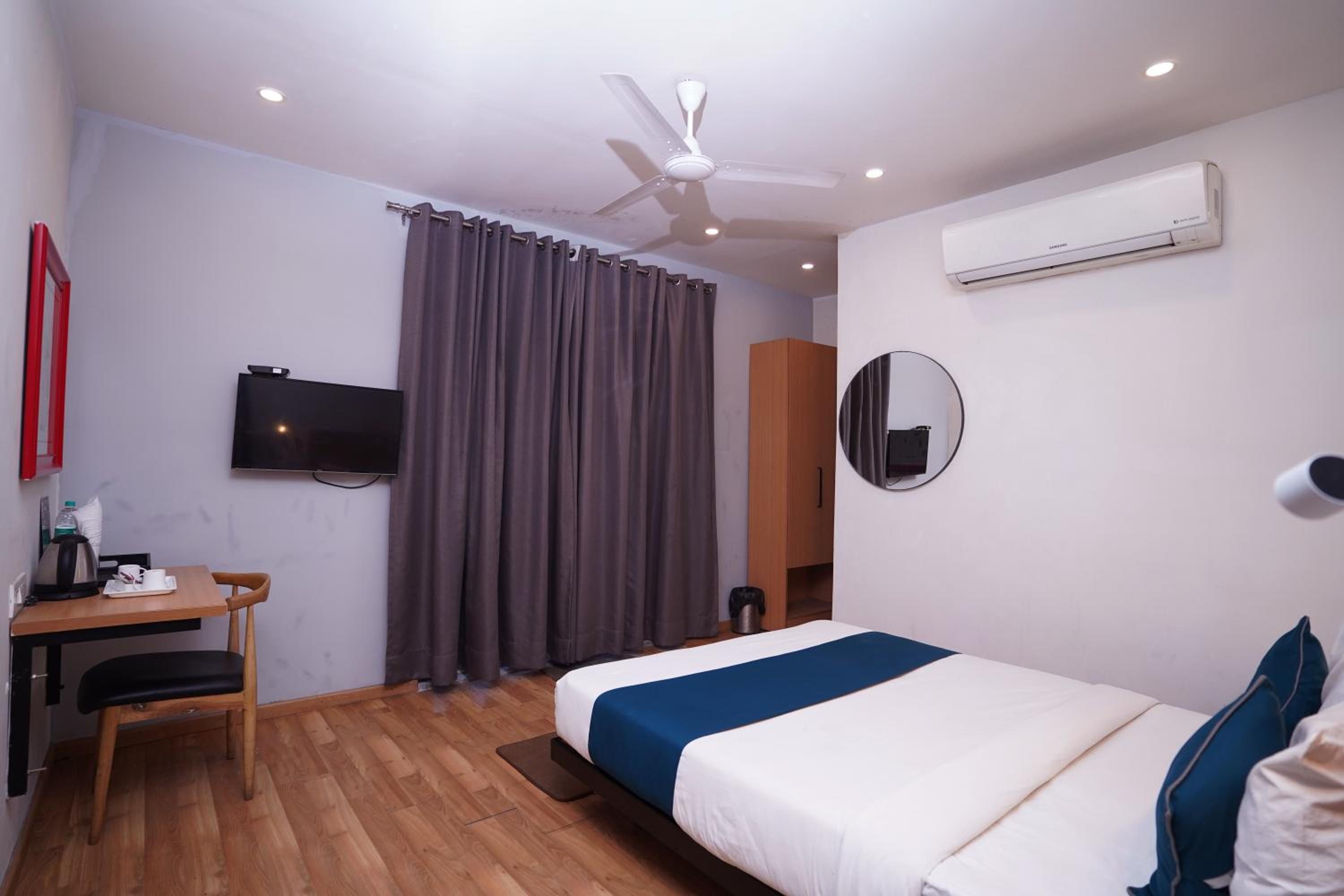 Hotel Mira Residency- Outer Ring Road, Paschim Vihar view 3