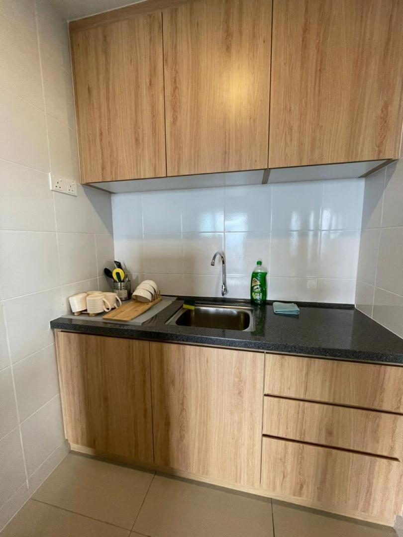 3 ROOMS, up to 6pax in Desa Parkcity