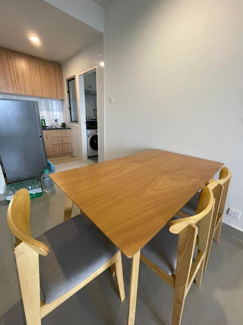 3 ROOMS, up to 6pax in Desa Parkcity