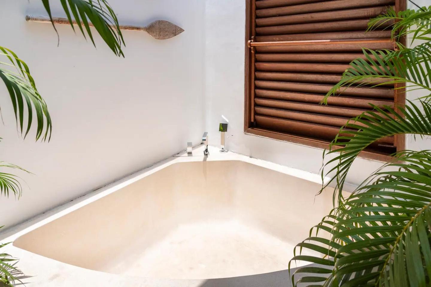 Villa Jago - Spacious Luxury 3BR Villa in Seminyak view 4