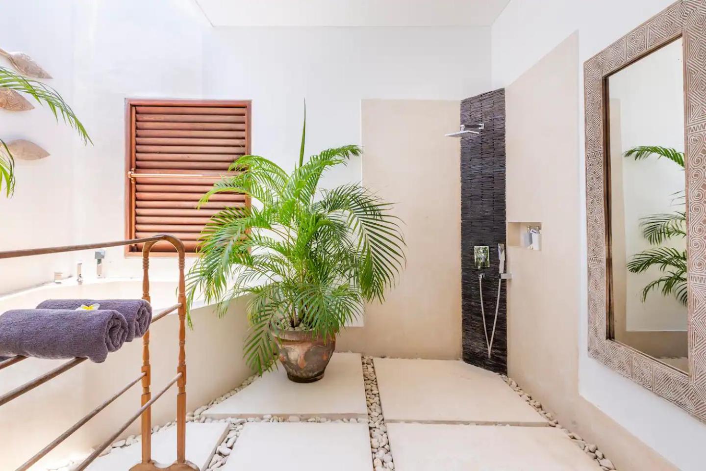 Villa Jago - Spacious Luxury 3BR Villa in Seminyak view 5