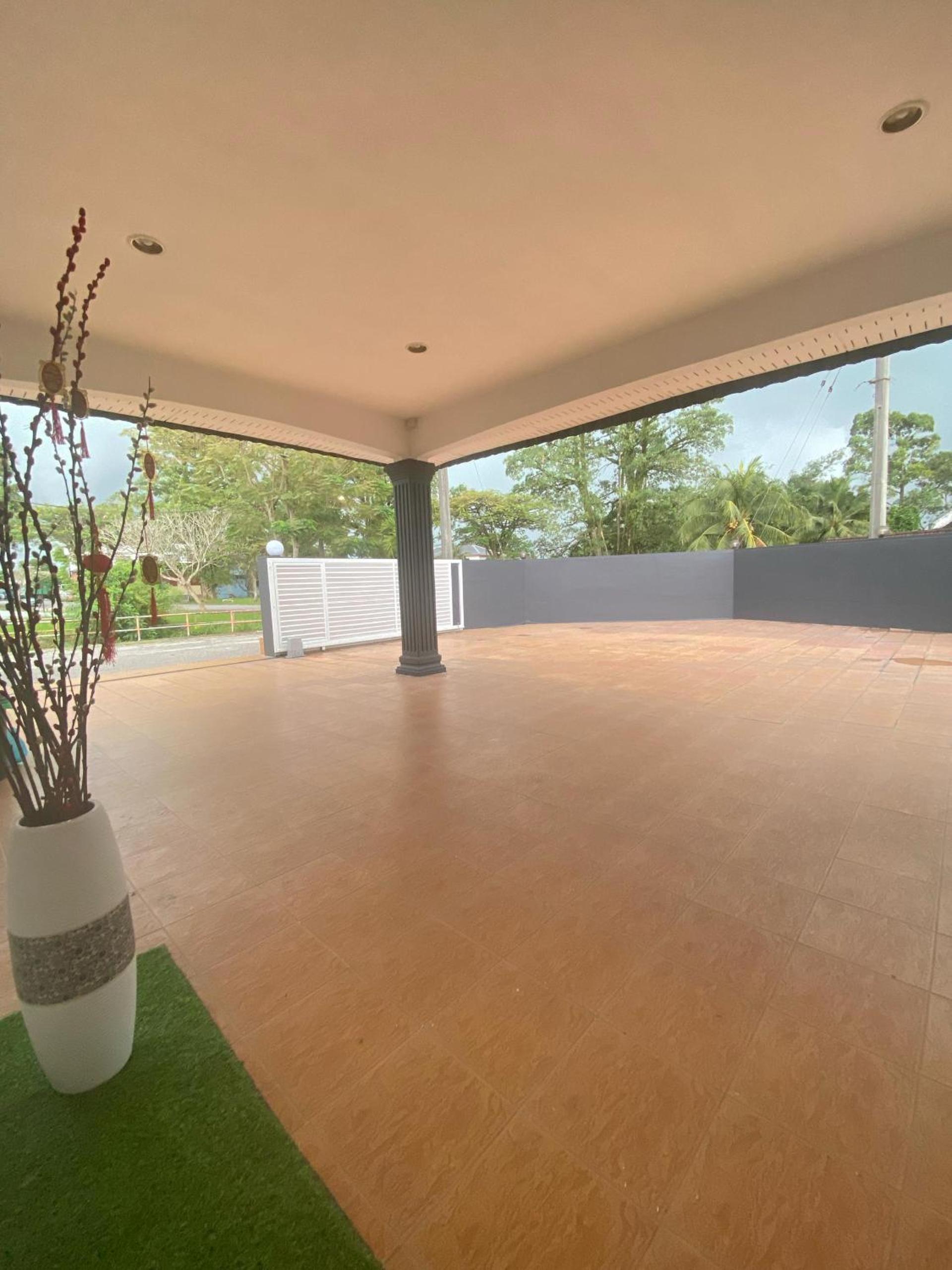 IPOH LYL EVERGREEN HOMESTAY 12pax view 3